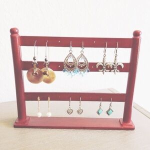 Set of 6 pairs of earrings / accent jewelry